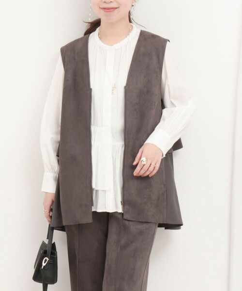 MICO COULIER（ミコクリエ）の「《セレモニー対応》ダブルフェイスフェイクスエードジレ（ブルゾン・レディース・グレイッシュベージュ/チャコールグレー・38）」の20枚目の写真