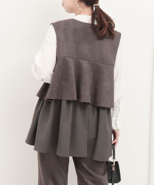 MICO COULIER（ミコクリエ）の「《セレモニー対応》ダブルフェイスフェイクスエードジレ（ブルゾン・レディース・グレイッシュベージュ/チャコールグレー・38）」の17枚目の写真