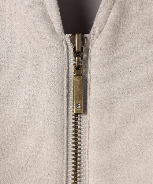 MICO COULIER（ミコクリエ）の「《セレモニー対応》ダブルフェイスフェイクスエードジレ（ブルゾン・レディース・グレイッシュベージュ/チャコールグレー・38）」の8枚目の写真