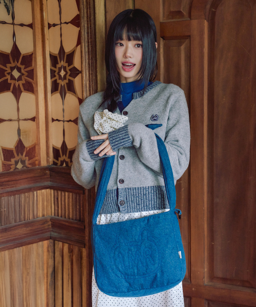 LMR(エルエムアール)の「ステッチポイントデニムパディングクロスバッグBLUE(メッセンジャーバッグ・レディース・ブルー・FREE)」の2枚目の写真