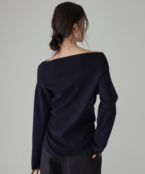 BABYLONE（バビロン）の「COWOオフショルプルオーバー（ニット/セーター・レディース・オフホワイト/ネイビー/ベージュ・フリー）」の5枚目の写真