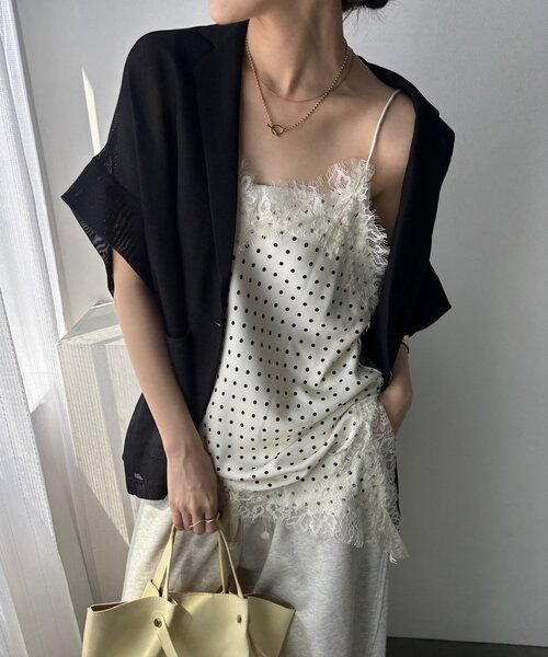 DouDou(ドゥドゥ)の「【SAKURA企画カラーあり】ショート丈アシメレースキャミ(シャツ/ブラウス・レディース・グレー/ブラック/アイボリー/ブラック系その他/ホワイト系その他/ベージュ・FREE)」の18枚目の写真