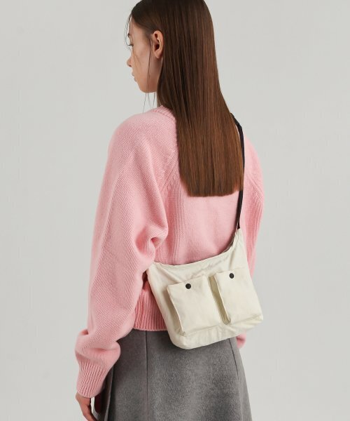 SUKU(スク)の「KIITOS SACOCHE-OFF WHITE(メッセンジャーバッグ・メンズ・その他・FREE)」の3枚目の写真