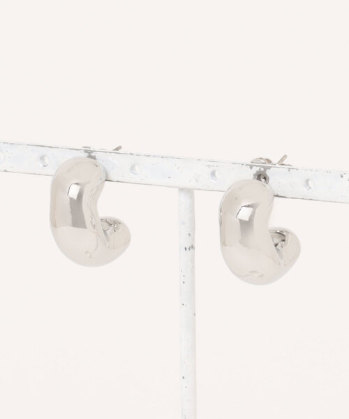 EMODA(エモダ)の「HEART CATCH HOOP PIERCE(ピアス(両耳用)・レディース・ゴールド/シルバー・FREE)」の1枚目の写真
