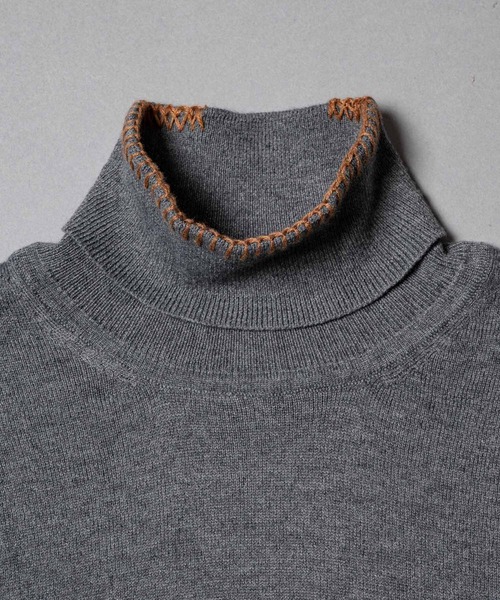 CIVVY.(シヴィ―)の「Contrast Stitch Turtleneck - コントラストステッチ タートルネック -(Tシャツ/カットソー・メンズ・グレー/バーガンディー・LARGE/MEDIUM)」の8枚目の写真