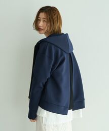 YECCA VECCA（イェッカヴェッカ）の「バックプリーツZIPフーディー（ブルゾン）」