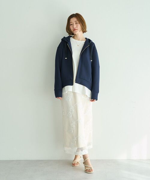 YECCA VECCA（イェッカヴェッカ）の「バックプリーツZIPフーディー（ブルゾン・レディース・ライトベージュ/ネイビー・FREE）」の22枚目の写真