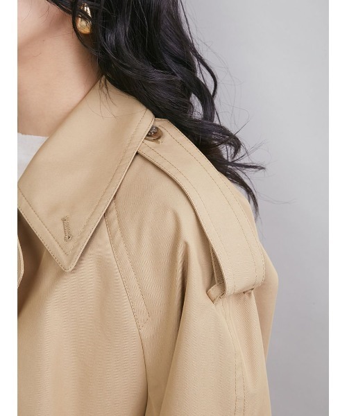 Mila Owen(ミラオーウェン)の「ショートトレンチコート(トレンチコート・レディース・レッド/キャメル/ライトベージュ・1/0)」の8枚目の写真