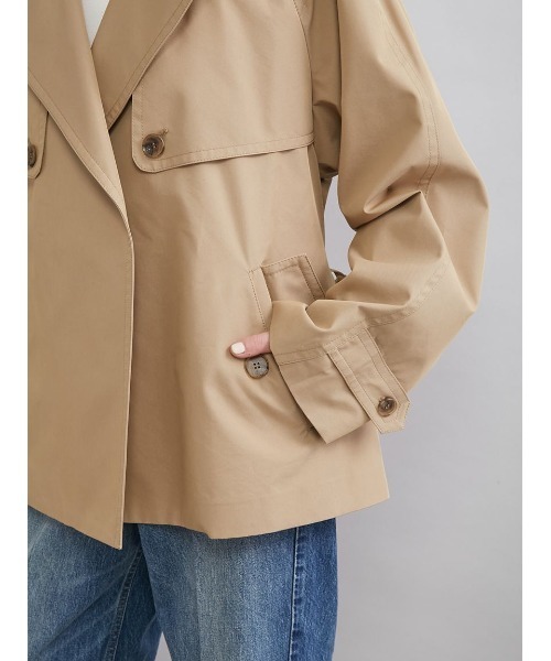 Mila Owen(ミラオーウェン)の「ショートトレンチコート(トレンチコート・レディース・レッド/キャメル/ライトベージュ・1/0)」の11枚目の写真