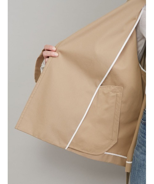 Mila Owen(ミラオーウェン)の「ショートトレンチコート(トレンチコート・レディース・レッド/キャメル/ライトベージュ・1/0)」の13枚目の写真