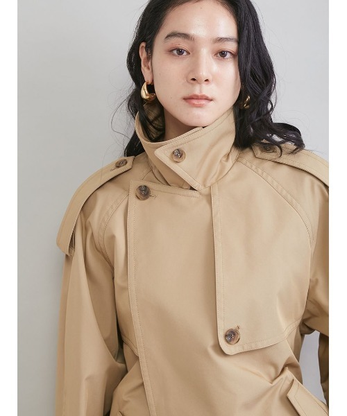 Mila Owen(ミラオーウェン)の「ショートトレンチコート(トレンチコート・レディース・レッド/キャメル/ライトベージュ・1/0)」の15枚目の写真