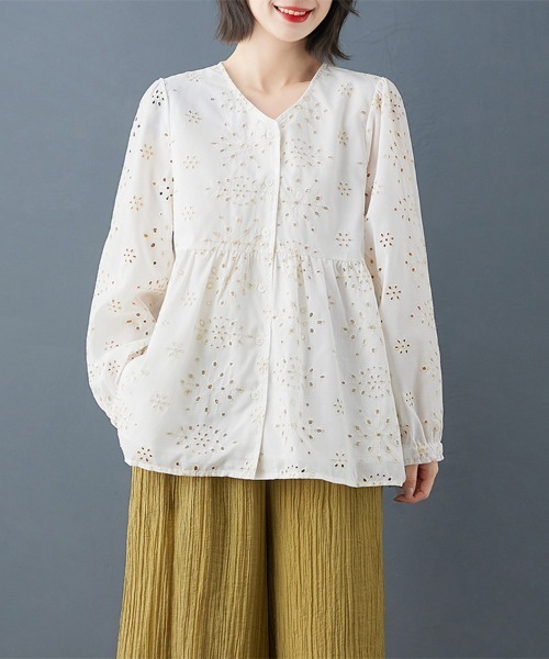 ONEP STAR(ワンピスター)の「刺繍×アイレットデザインブラウス(シャツ/ブラウス・レディース・ホワイト・X-LARGE/LARGE/MEDIUM)」の3枚目の写真
