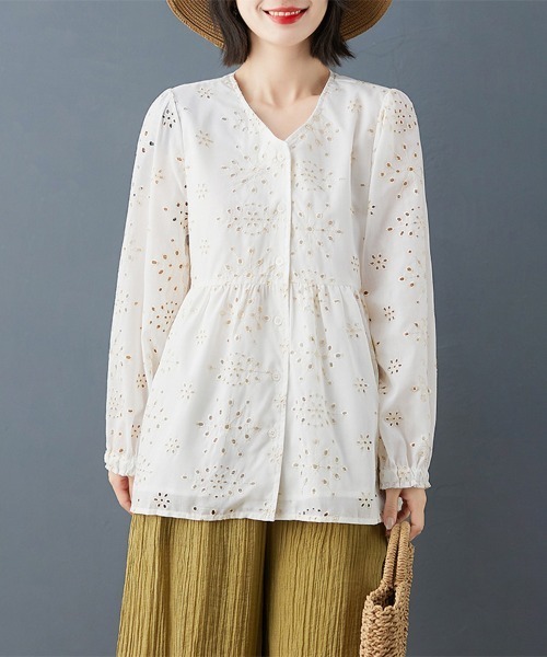 ONEP STAR(ワンピスター)の「刺繍×アイレットデザインブラウス(シャツ/ブラウス・レディース・ホワイト・X-LARGE/LARGE/MEDIUM)」の4枚目の写真