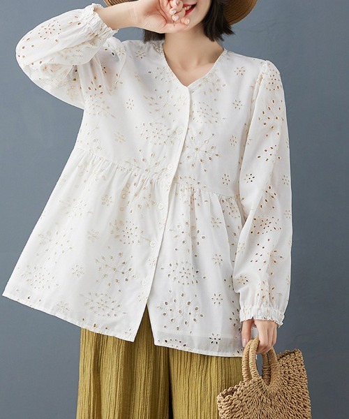 ONEP STAR(ワンピスター)の「刺繍×アイレットデザインブラウス(シャツ/ブラウス・レディース・ホワイト・X-LARGE/LARGE/MEDIUM)」の5枚目の写真