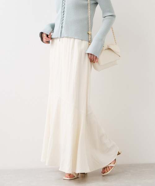 VIS(ビス)の「サテンツイルマーメイドスカート(スカート・レディース・キナリ/ネイビー・FREE)」の1枚目の写真