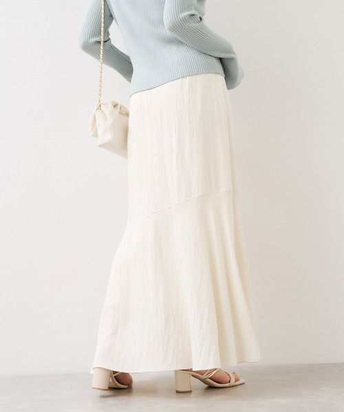 VIS(ビス)の「サテンツイルマーメイドスカート(スカート・レディース・キナリ/ネイビー・FREE)」の18枚目の写真