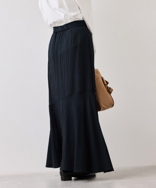 VIS(ビス)の「サテンツイルマーメイドスカート(スカート・レディース・キナリ/ネイビー・FREE)」の13枚目の写真