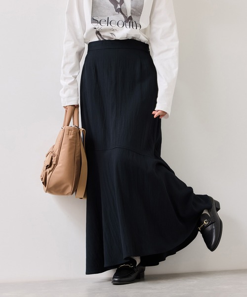 VIS(ビス)の「サテンツイルマーメイドスカート(スカート・レディース・キナリ/ネイビー・FREE)」の14枚目の写真