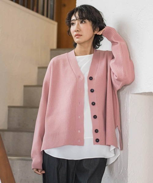 la.f…（ラエフ）の「【WEB限定カラーあり】スポンディッシュニットカーディガン（ニット/セーター・レディース・ピンク/グリーン/ベージュ/チャコールグレー/パープル・9号）」の2枚目の写真