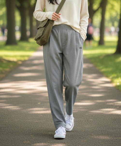 FILA(フィラ)の「FILA UVシアーサッカーテーパードパンツ(その他パンツ・レディース・ロイヤルブルー/グレイッシュベージュ/ブラック/ライトカーキ/チェック・3L/LL/LARGE/MEDIUM/SMALL)」の9枚目の写真