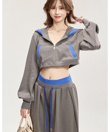 inst.ALL（インストール）の「クロップド丈配色パーカー×パンツSET（セットアップ）」