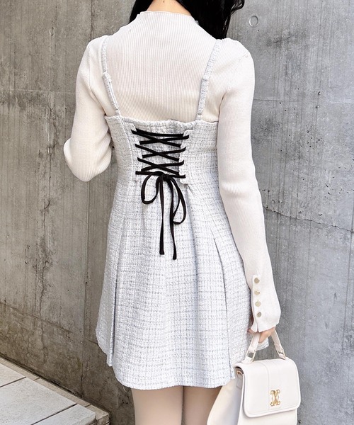 INGNI(イング)の「【WEB限定】バックレースアップツイードミニキャミワンピース(セットアップ対応)(ワンピース・レディース・ブラック系その他2/ホワイト系その他5・M)」の4枚目の写真