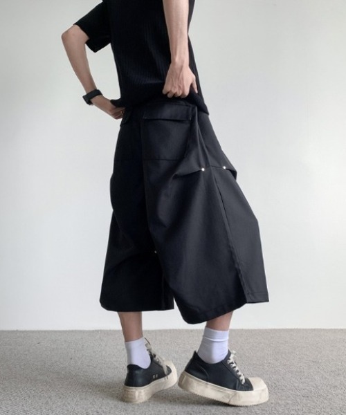 lilful(リルフル)の「【26年春夏新作】タックワイド七分丈スタッズハーフスラックス(スラックス・メンズ・グレー/ブラック・L/M)」の5枚目の写真