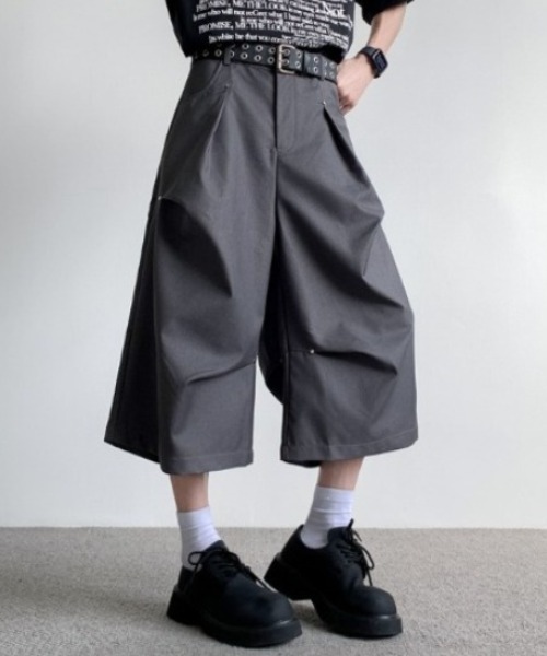 lilful(リルフル)の「【26年春夏新作】タックワイド七分丈スタッズハーフスラックス(スラックス・メンズ・グレー/ブラック・L/M)」の11枚目の写真