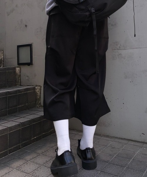 lilful(リルフル)の「【26年春夏新作】タックワイド七分丈スタッズハーフスラックス(スラックス・メンズ・グレー/ブラック・L/M)」の18枚目の写真