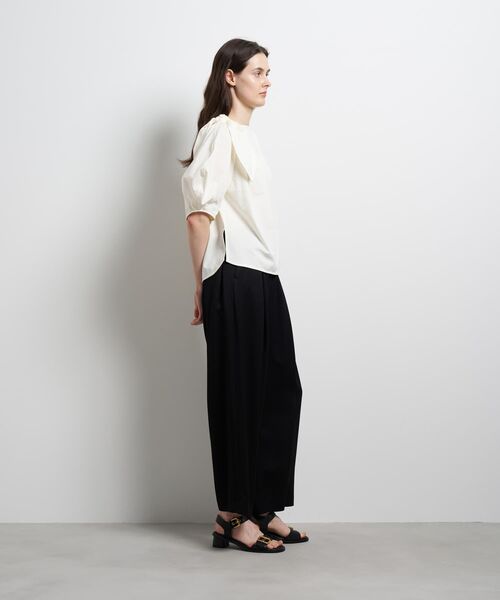 LANVIN en Bleu(ランバンオンブルー)の「ショルダーリボンカットソー(Tシャツ/カットソー・レディース・オフホワイト/ブラック・38)」の4枚目の写真