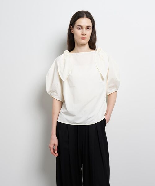 LANVIN en Bleu(ランバンオンブルー)の「ショルダーリボンカットソー(Tシャツ/カットソー・レディース・オフホワイト/ブラック・38)」の6枚目の写真