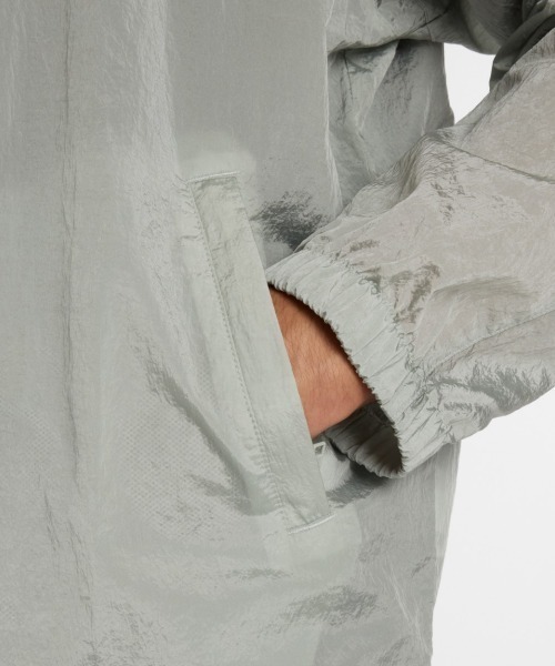 NEW BALANCE(ニューバランス)の「New Balance 大谷翔平 Signature Crinkle Nylon Jacket(ニューバランス 大谷翔平シグネチャークリンクルナイロンジャケット)(ナイロンジャケット・メンズ・グレー系/ブラック系・MEDIUM/LARGE/X-LARGE)」の13枚目の写真