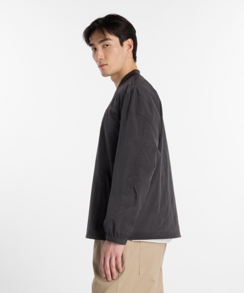 NEW BALANCE(ニューバランス)の「New Balance 大谷翔平 Signature Crinkle Nylon Jacket(ニューバランス 大谷翔平シグネチャークリンクルナイロンジャケット)(ナイロンジャケット・メンズ・グレー系/ブラック系・MEDIUM/LARGE/X-LARGE)」の3枚目の写真