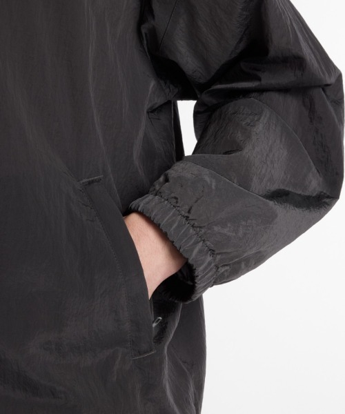 NEW BALANCE(ニューバランス)の「New Balance 大谷翔平 Signature Crinkle Nylon Jacket(ニューバランス 大谷翔平シグネチャークリンクルナイロンジャケット)(ナイロンジャケット・メンズ・グレー系/ブラック系・MEDIUM/LARGE/X-LARGE)」の6枚目の写真