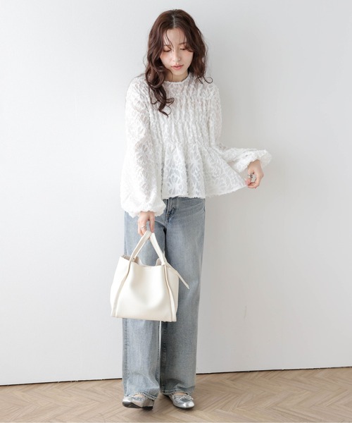 SUGAR BISKET(シュガービスケット)の「花柄ジャガードトトップス(Tシャツ/カットソー・レディース・ブラック/ホワイト・フリー)」の4枚目の写真