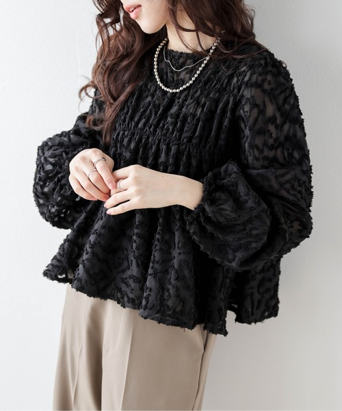 SUGAR BISKET(シュガービスケット)の「花柄ジャガードトトップス(Tシャツ/カットソー・レディース・ブラック/ホワイト・フリー)」の14枚目の写真