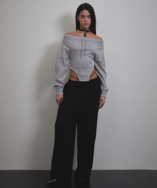 VOONT(ブント)の「Corset Off Shoulder Sweatshirt (GRAY)(スウェット・レディース・アッシュグレー・SMALL/MEDIUM)」の5枚目の写真