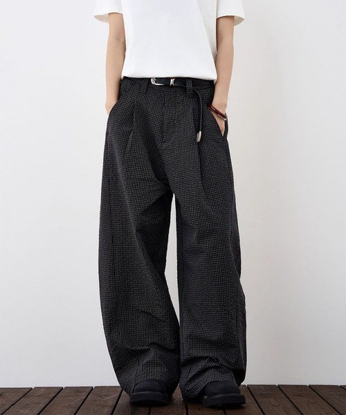 WESTBOY(ウエストボーイ)の「ユニセックス チェック ナイロン タックワイドパンツ WO26S6PT09(その他パンツ・メンズ・ブラック・XL/M/L)」の1枚目の写真