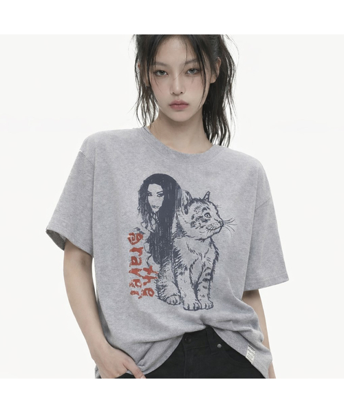 GRAVER（グレーバー）の「[ユニセックス]キャットガール半袖Tシャツ_3カラー（Tシャツ/カットソー・レディース・ホワイト/チャコールグレー/ベージュ・SMALL/MEDIUM/LARGE/X-LARGE）」の2枚目の写真