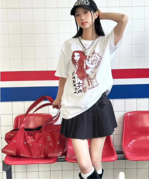 GRAVER（グレーバー）の「[ユニセックス]キャットガール半袖Tシャツ_3カラー（Tシャツ/カットソー・レディース・ホワイト/チャコールグレー/ベージュ・SMALL/MEDIUM/LARGE/X-LARGE）」の6枚目の写真