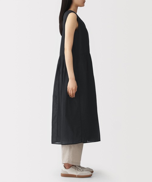 無印良品(ムジルシリョウヒン)の「婦人 強撚 シアーカシュクールワンピース(ワンピース・レディース・ブラック/ダークグリーン/ベージュ・S/M/L/XL)」の15枚目の写真