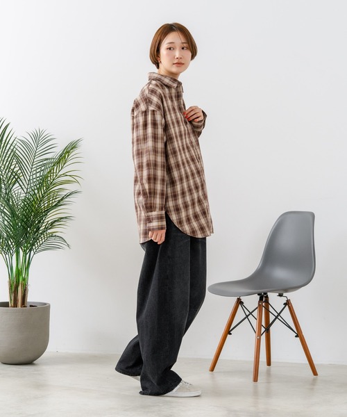 fort point(フォーポイント)の「【C-FORT POINT/フォートポイント】【長めの丈感で腰回りカバー】ベーシックチェックシャツ レギュラーカラー ゆったりシルエット チェック柄 長袖 定番 カジュアル(シャツ/ブラウス・レディース・ネイビー/ベージュ/ブラウン/グレー/ブラック・FREE)」の17枚目の写真