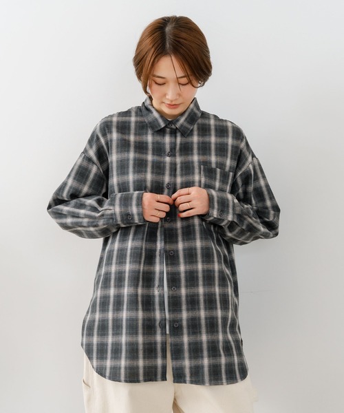 fort point(フォーポイント)の「【C-FORT POINT/フォートポイント】【長めの丈感で腰回りカバー】ベーシックチェックシャツ レギュラーカラー ゆったりシルエット チェック柄 長袖 定番 カジュアル(シャツ/ブラウス・レディース・ネイビー/ベージュ/ブラウン/グレー/ブラック・FREE)」の22枚目の写真