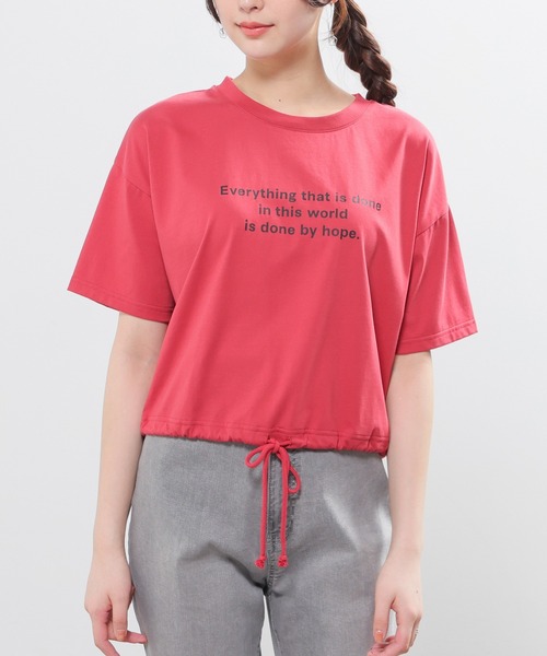 Honeys(ハニーズ)の「【ハニさら・接触冷感・UVカット】裾ドロストTシャツ(Tシャツ/カットソー・レディース・オートミール/グリーン/レッド/ブラック・L/M/S/SS)」の1枚目の写真