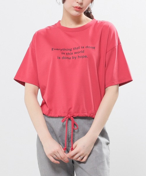 Honeys(ハニーズ)の「【ハニさら・接触冷感・UVカット】裾ドロストTシャツ(Tシャツ/カットソー・レディース・オートミール/グリーン/レッド/ブラック・L/M/S/SS)」の12枚目の写真