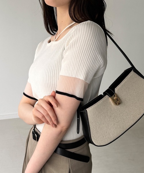 junoah(ジュノア)の「袖口シアーホルターネックリブニット(ニット/セーター・レディース・ホワイト/ブラック/アイボリー・MEDIUM/LARGE)」の4枚目の写真