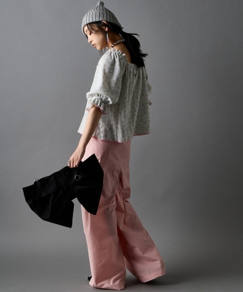 GEVS.(ジェイヴィス)の「ワッフル花柄プリントパフスリーブカットソー<大きいサイズ有>GEVS.(Tシャツ/カットソー・レディース・ライトグレー系/ネイビー系・3L/LL/L/M/5L/4L)」の15枚目の写真