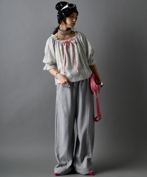 GEVS.(ジェイヴィス)の「ワッフル花柄プリントパフスリーブカットソー<大きいサイズ有>GEVS.(Tシャツ/カットソー・レディース・ライトグレー系/ネイビー系・3L/LL/L/M/5L/4L)」の5枚目の写真