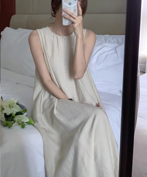 SallyLunn(サリーラン)の「バックアクセント ノースリーブワンピース(ワンピース・レディース・ライトベージュ/ブラック・MEDIUM/LARGE)」の4枚目の写真