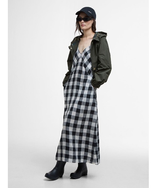 Barbour（バブアー）の「Mae シャワープルーフ ノンワックス ジャケット（レディース）（その他アウター・レディース・ブラック/ライトベージュ/オリーブ・8/10）」の9枚目の写真